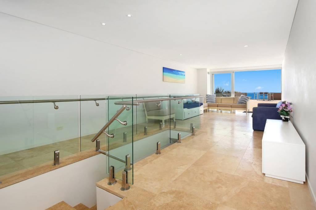 Beach And Ocean Front Penthouse With Wifi And Parking Apartment Entrance Exterior foto